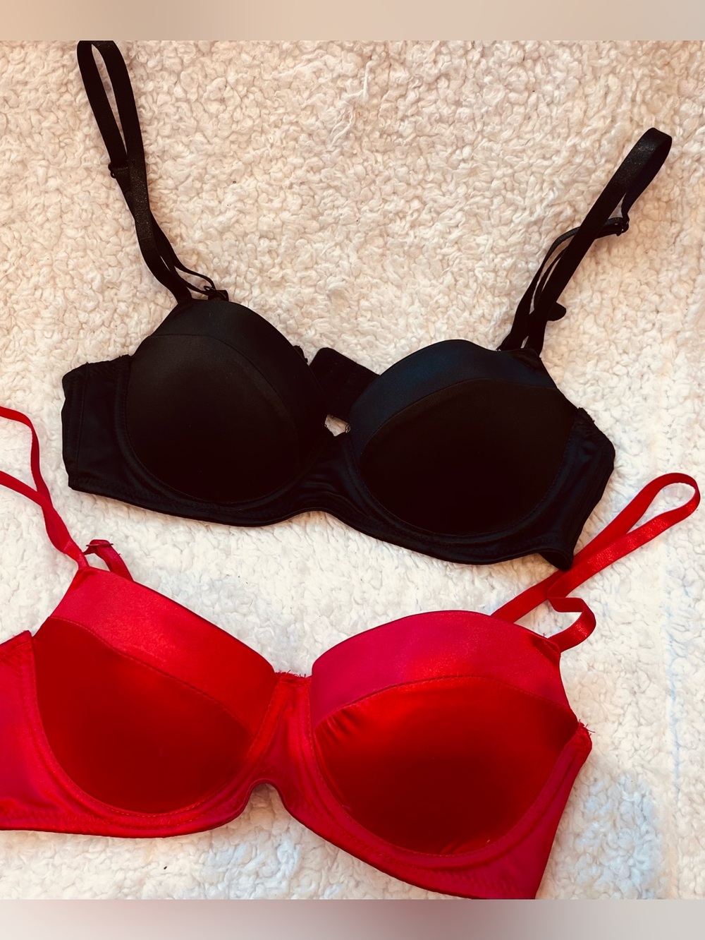 2 XOXO BRAS Size 34B Red Black Satin Underwire Sexy